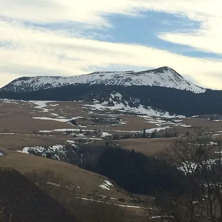 L'entre 2 Monts Holiday home *